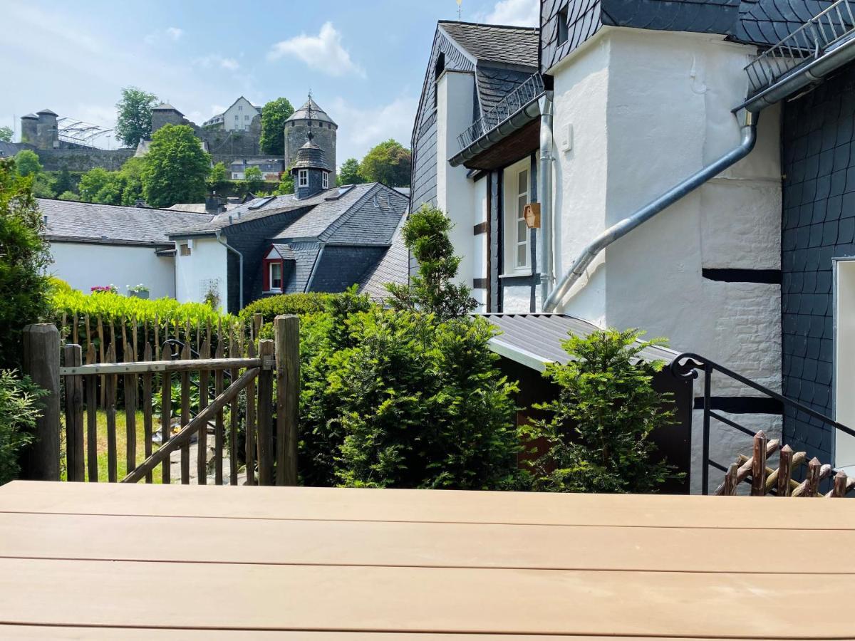 Holiday House Burgblick1 With Terrace - Vosproperties Monschau Esterno foto